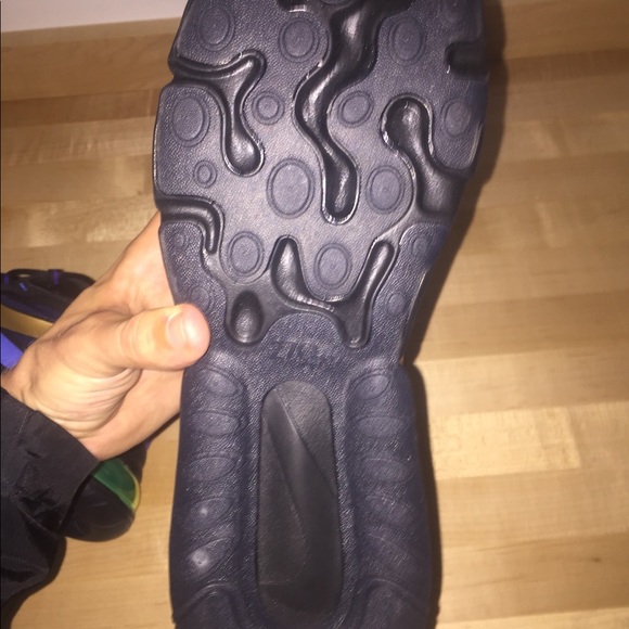 NIB Nike Air Max 270 React. 🔥🔥🔥 - Picture 6 of 8